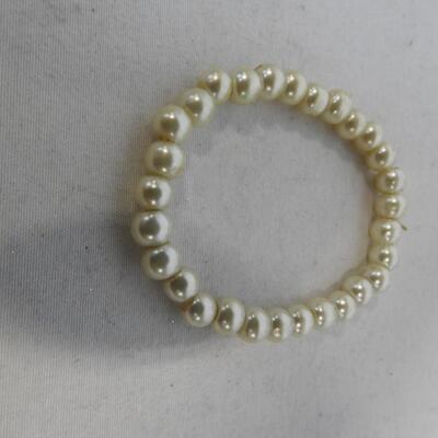 6 Faux Pearl Necklaces & 1 Bracelet, Various Lengths & Shades Of Pearl