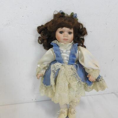 Doll Lot: Avon Mother & Child, Gepeddo Doll in Blue/White Dress, 2 Mini Dolls