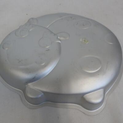 Wilton 2005 Lady Bug/Bee Cake Pan w/ Paper
