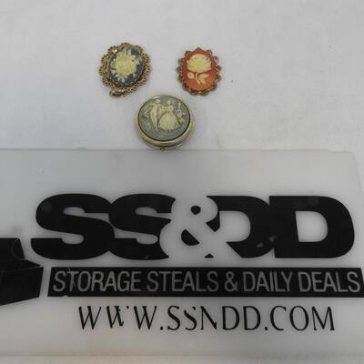 Vintage/Victorian Lot: Cameo, Pill Box, Pin/Pendant - Costume Jewelry