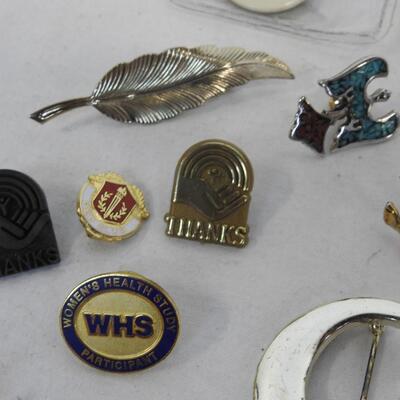 44 Pins, Buttons, & Brooches. Nurse, Avon, Holidays, Beaded, Gardening, Utah
