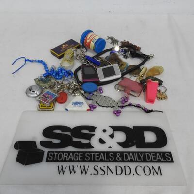 Key Chain Lot: TINKERTOY, Parchesi, Elephants, Flashlight, Paws, Gun