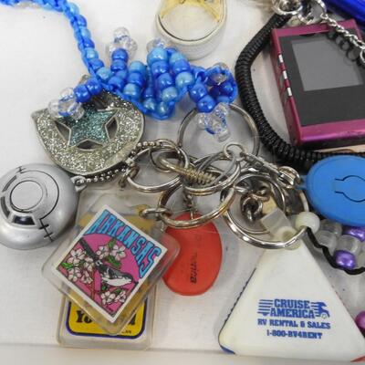 Key Chain Lot: TINKERTOY, Parchesi, Elephants, Flashlight, Paws, Gun