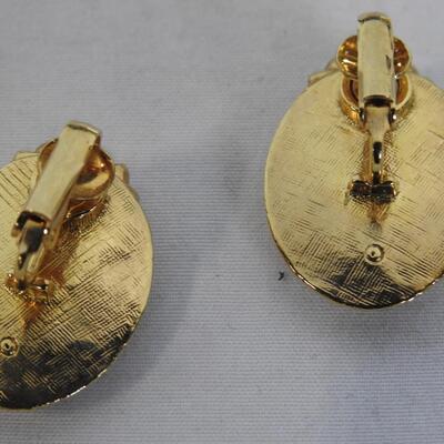 Costume Jewelry Clip On Cameo Earrings/Necklace Set, Engraved Necklace "Lillian"