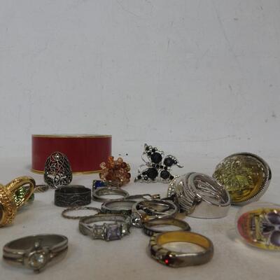 Costume Jewelry Rings Lot, Various Sizes/ Styles