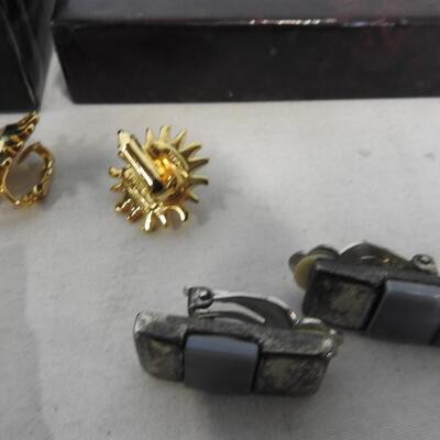 11 Pairs Of Earrings, Clip - On Costume Jewelry