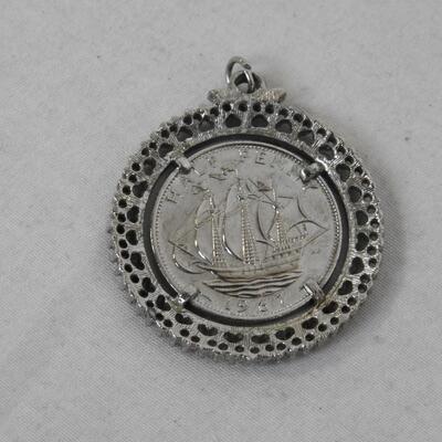 Queen Elizabeth Half Penny Pendant, 1967 Vintage