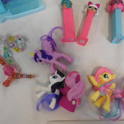 23 pc Kids Toys: Dolls, Cabbage Patch Baby, 18" Dol Bed, Pez, Ponies