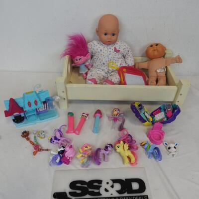 23 pc Kids Toys: Dolls, Cabbage Patch Baby, 18" Dol Bed, Pez, Ponies