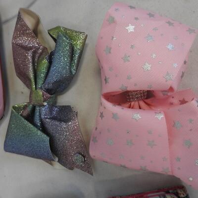 9 pc Accessories: Wallets, Small Purse, Hair Bows, Key chain