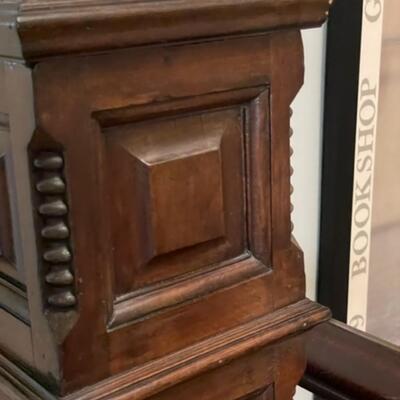 Oak Bannister Knoll Wood Pedestal / Newel Post / Plant Stand - YP11661