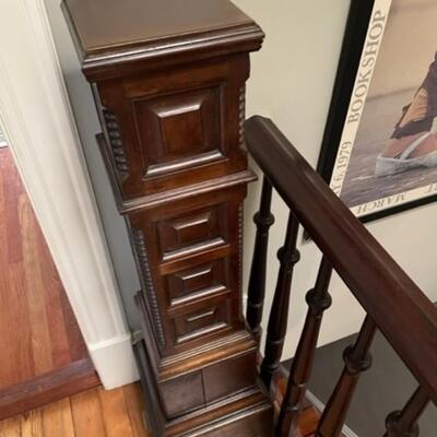 Oak Bannister Knoll Wood Pedestal / Newel Post / Plant Stand - YP11661