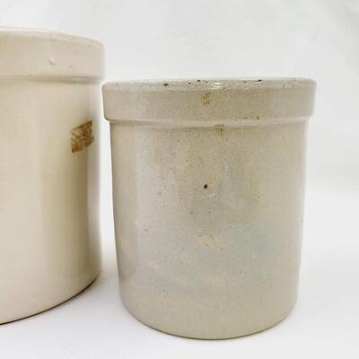 SMALL VINTAGE PAIR OF CROCKS