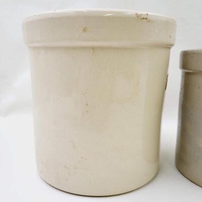 SMALL VINTAGE PAIR OF CROCKS