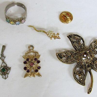 Mixed Lot of Rhinestone Jewelry and Costume Ring, Cute Little Mouse Lapel Pin