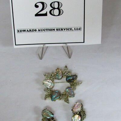 Pretty Vintage Pin and Earrings Set