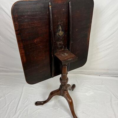 105 Antique 18th Century Mahogany Tilt Top Table with Snakehead Feet