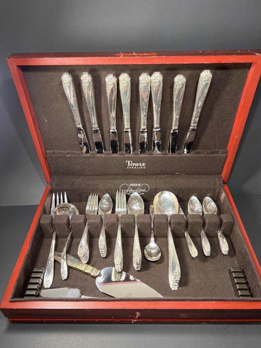 Large Flatware Set