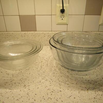 Glass Mixing Bowls and Bake Ware