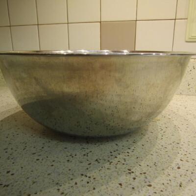 Nesting Stainless Steel Mixing Bowls