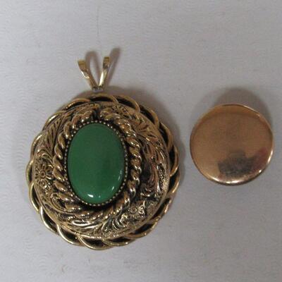 Vintage Mason's Tie Pin, Green Stone on Goldtone Pendant