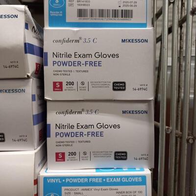 LOT 36A VARIETY OF SIZES EXAM GLOVES