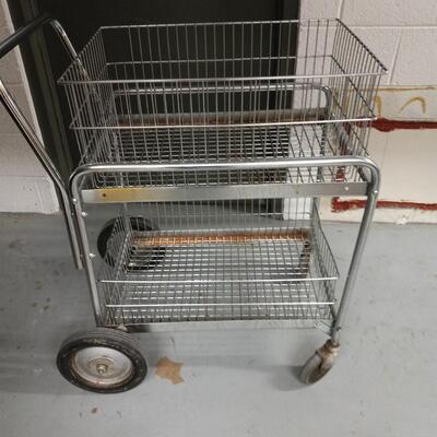 LOT 38A WIRE METAL CART
