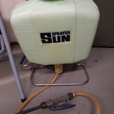 LOT 53A SUN SPRAYER CARRY STRAPS AND STEP LADDER