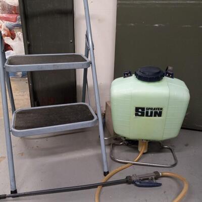 LOT 53A SUN SPRAYER CARRY STRAPS AND STEP LADDER