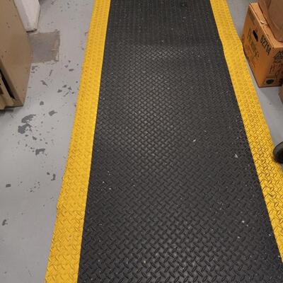 LOT 56A RUBBER MATS
