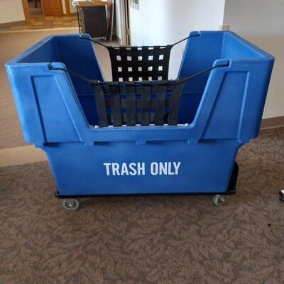 LOT 11C COMMERCIAL TRASH BIN