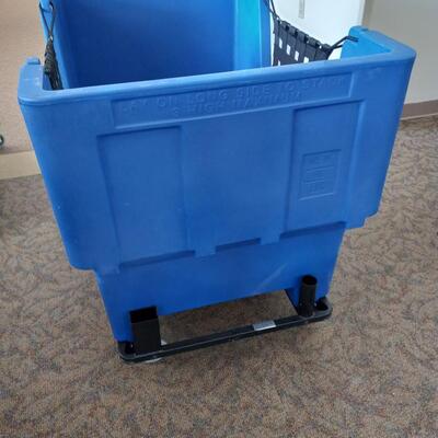 LOT 12C LARGE COMMERCIALTRASH BIN