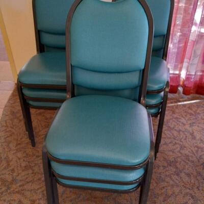 LOT STACKABLE CHAIRS