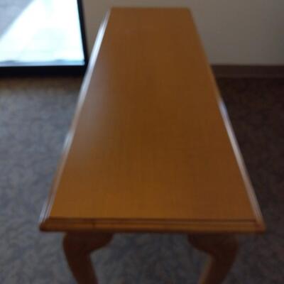 LOT  SOFA TABLE