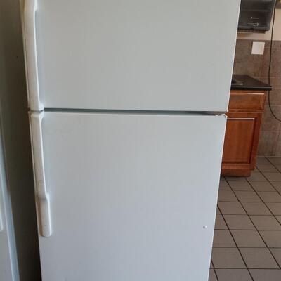 GE REFRIGERATOR