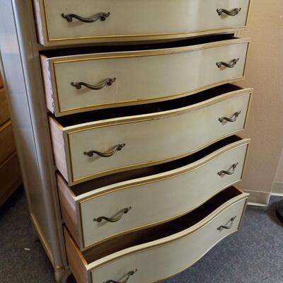 LOT VINTAGE CHEST OF DRAWER