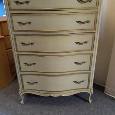 LOT VINTAGE CHEST OF DRAWER