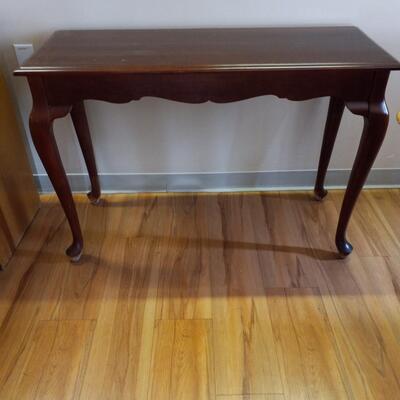 LOT WOODEN SOFA TABLE