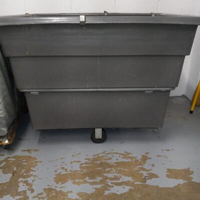 LOT LARGE ROLLING CART