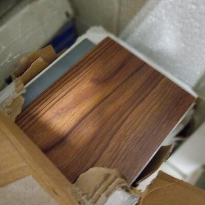 LOT 6P VINAL FLOOR PLANKS AND BASE