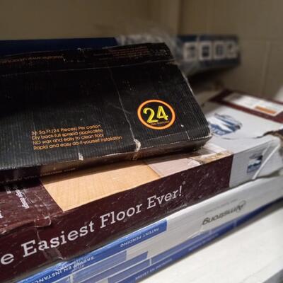 LOT 6P VINAL FLOOR PLANKS AND BASE