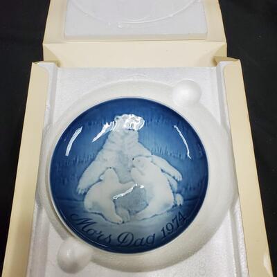 1974 Bing & Grondahl Mother's Day Plate Denmark - Polar Bears