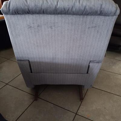 LOT 25N LAZY BOY RECLINER