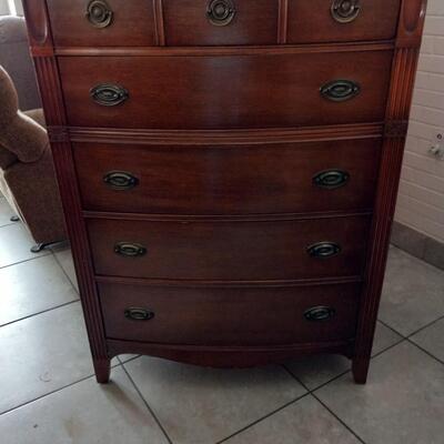 LOT 22N CHEST OF DRAWERS
