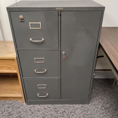 STEELMASTER METAL CABINET