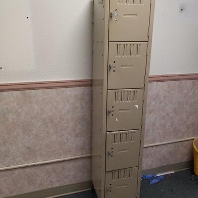 METAL LOCKER
