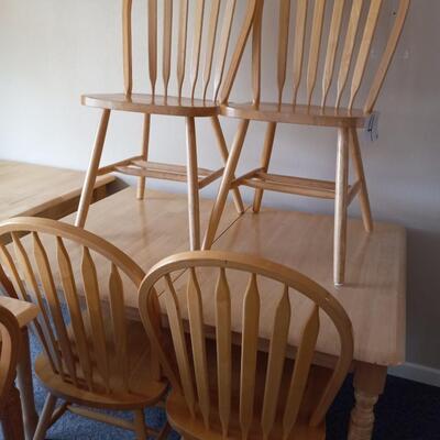 LOT 4N WOODEN TABLE AND 4 CHAIRS