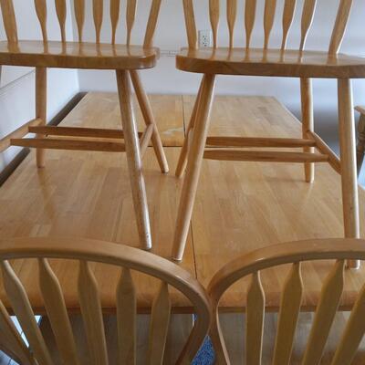 LOT 4N WOODEN TABLE AND 4 CHAIRS
