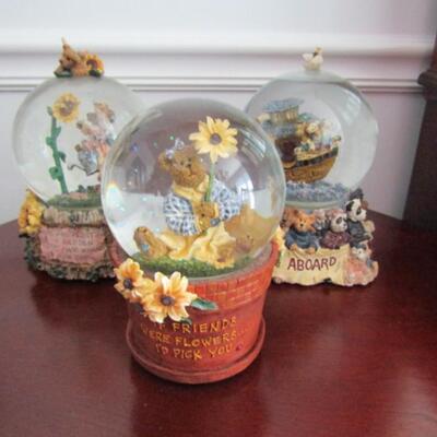 Group of Boyd's Bears Water Ball Snow Globes