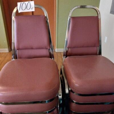 LOT 100T STACKABLE CHAIRS